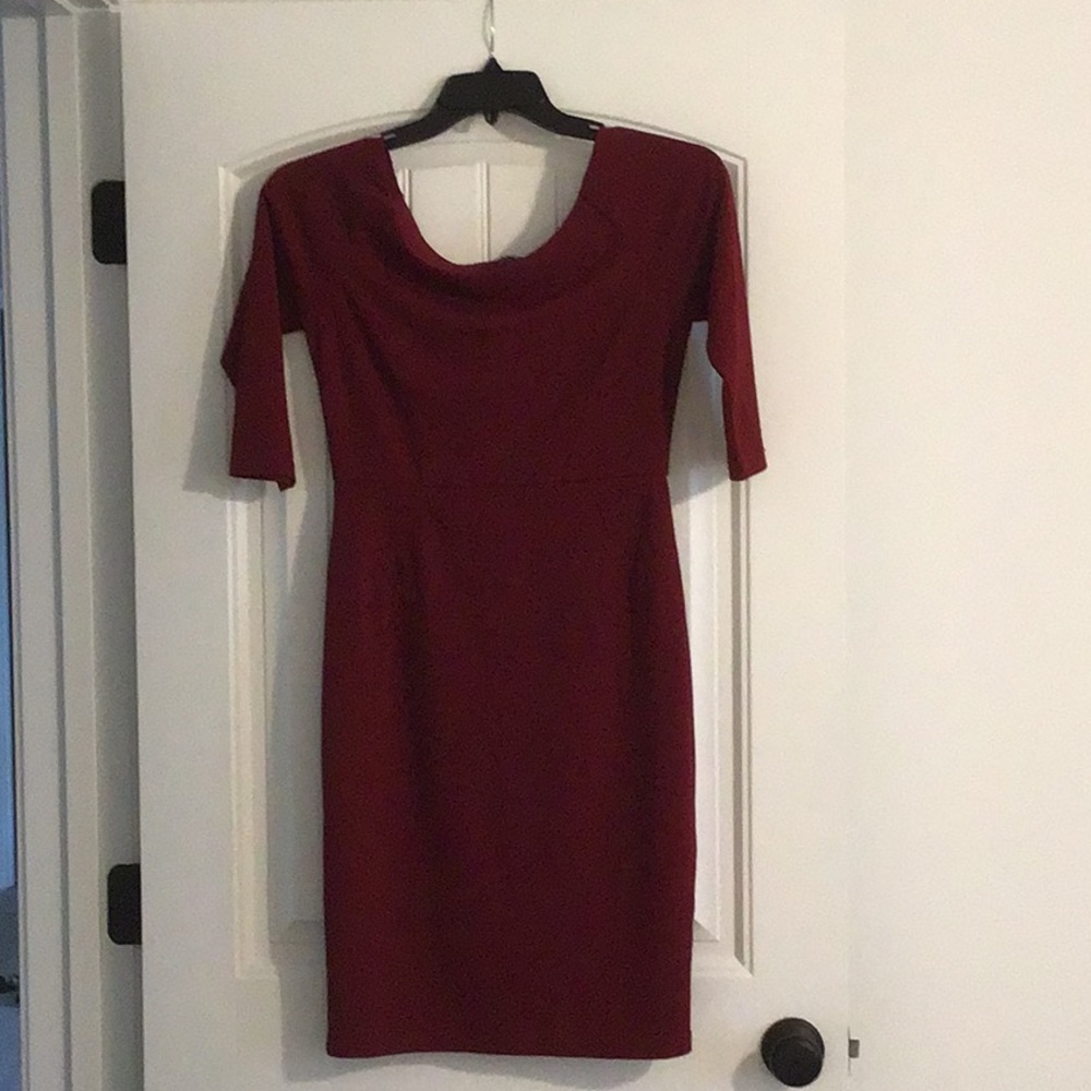 Lulu’s burgundy fitted dress